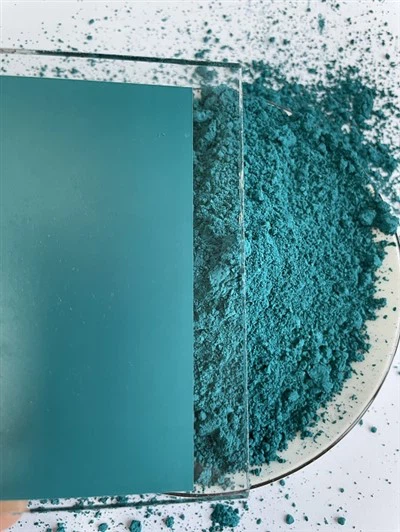 شیشے کے رنگ میور گرین پی جی 26